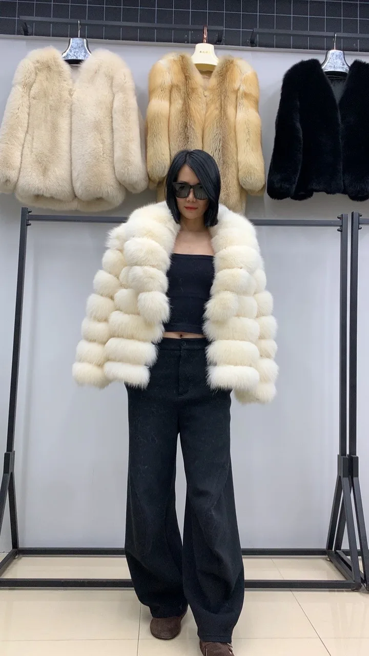 Women's Genuine Fox Fur Jacket Natural Fluffy Coat Lapel Luxury Short Real Fur Outerwear 2025 Fashion-forward Clothing
