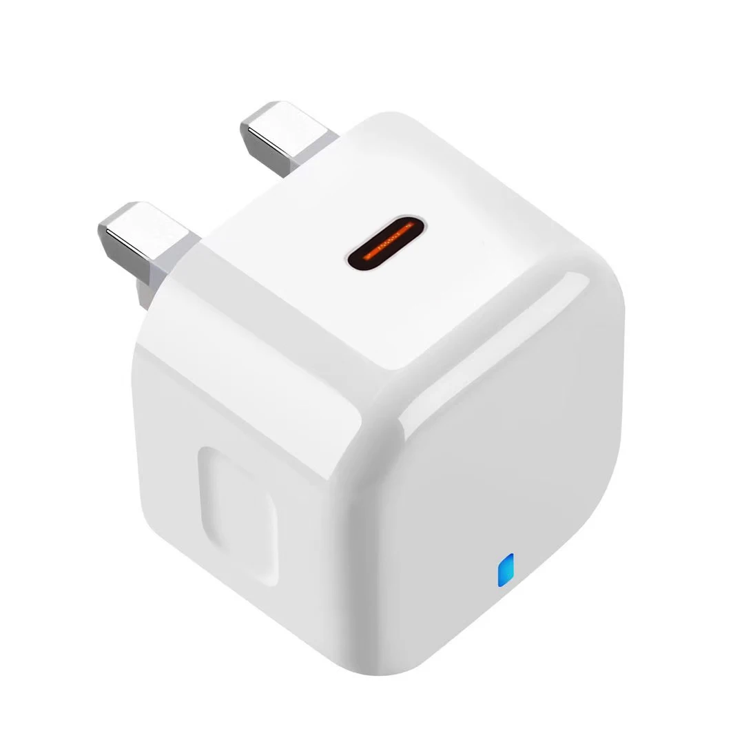 20W UK Travel Plug Single USBC Fast Charging Block Type-C Port 20W PD Charger for Ireland and UK Charger With LED indicator