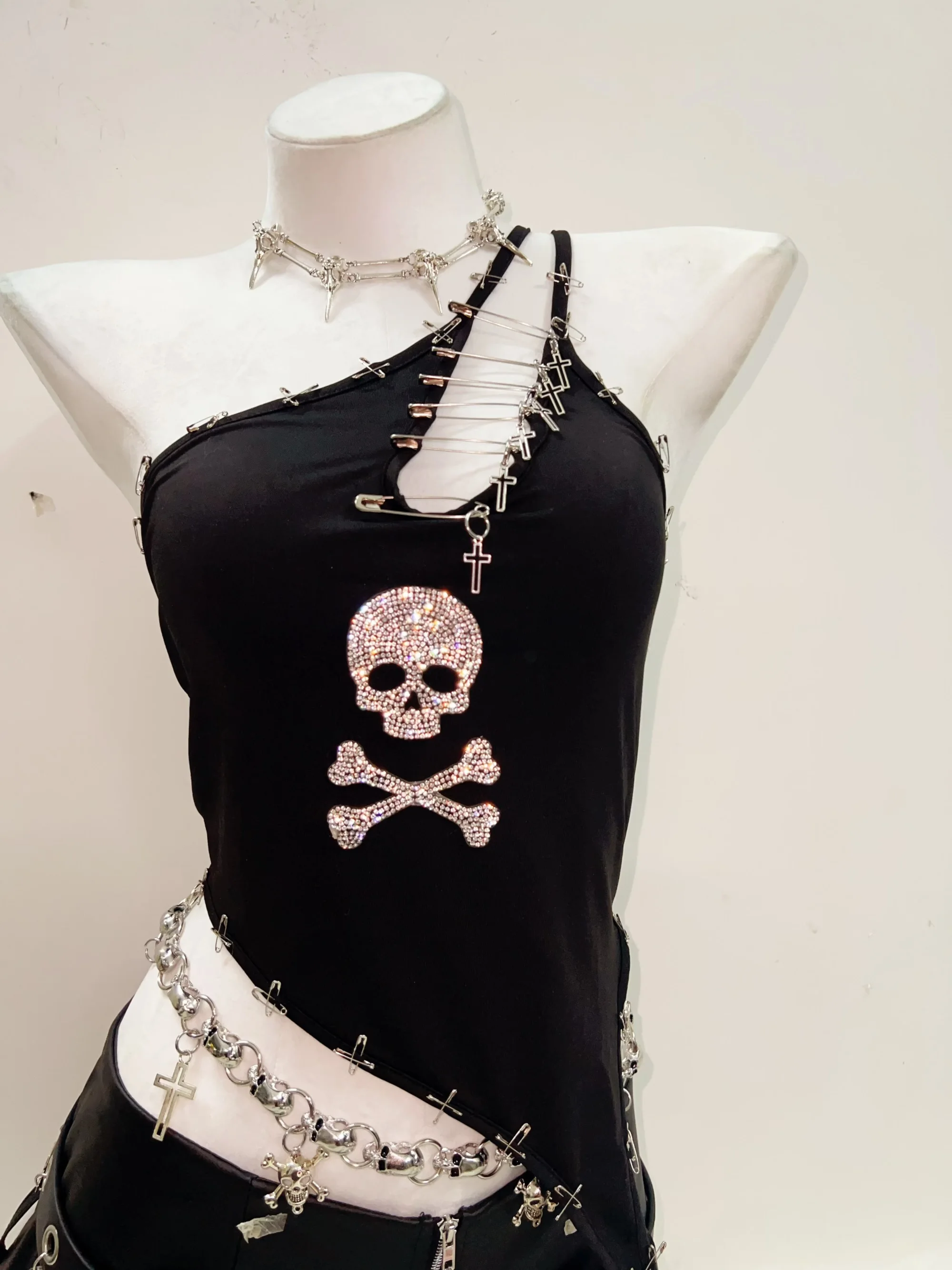 L.G.B. skull cross tank top スカル クロス y2k il_1080xN.6304704441_81io.jpg