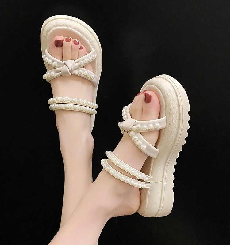 

Женские шлепанцы с бусинами, повседневные шлепанцы на средней платформе, роскошные летние шлепанцы из искусственной кожи на плоской резиновой подошве, базовая обувь 2023