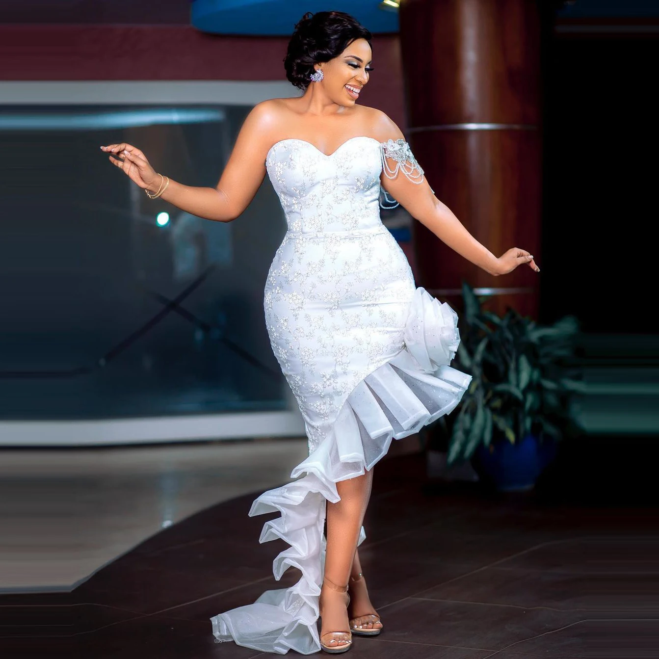 2022 Bellanaija White Wedding Dresses With Side Slit Women Bridal Wedding Gowns Cap Sleeves Tassels Lace 2022 Bellanaija White Wedding Dresses With Side Slit Women Bridal Wedding Gowns Cap Sleeves Tassels Lace