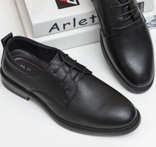 2024 Nouvelle couche de peau de vache robe d'affaires hommes avec tête ronde basse devant à lacets chaussures de mariage en cuir de marié_voghion.com