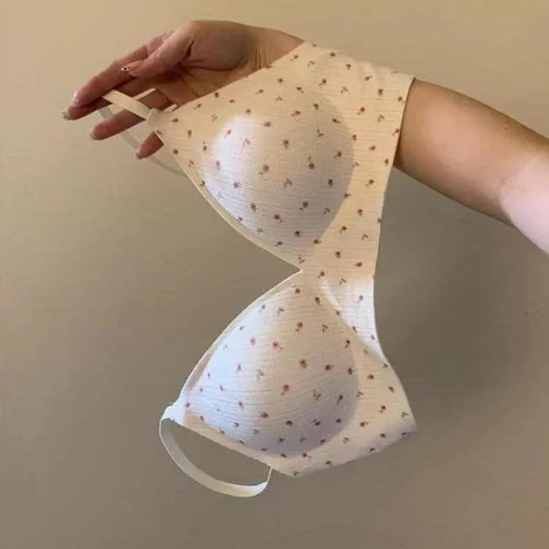 Sweet Breathable Underwear for Women Thin Straps Without Marks and No Steel Rings Gathered Comfort Anti-sagging Bra 5
