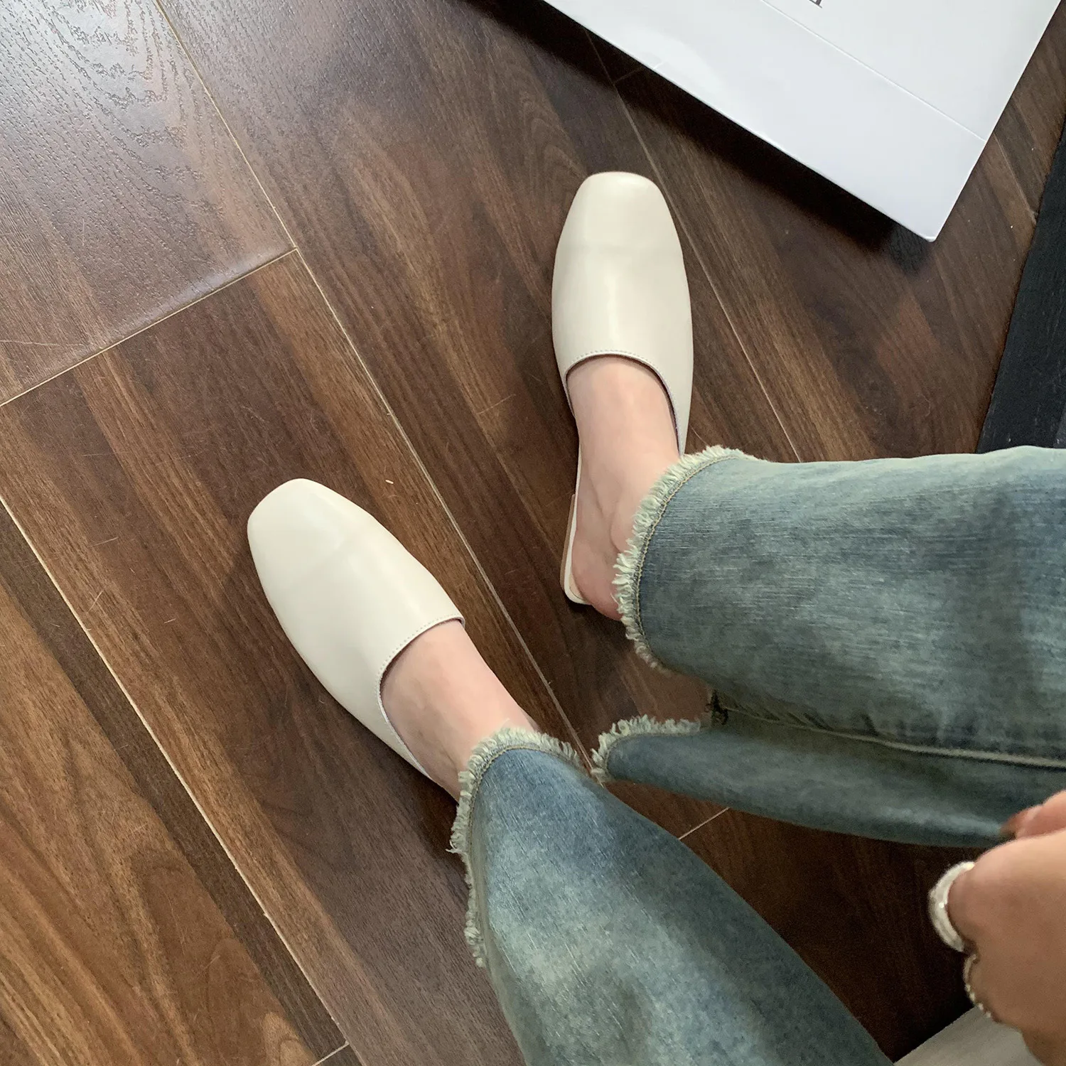 2024 New Genuine Leather Soft Sole Headed Half Slippers for Outer Wear Muller Shoes Retro Lazy Sandals