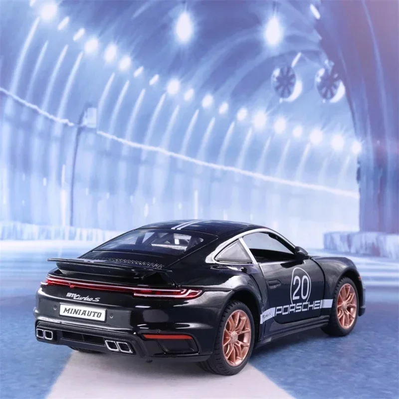 ポルシェ 911 ターボ 1/12 スケールCarrera モデル タミヤ 1/12 ビッグスケールシリーズ ポルシェ カレラ GT | タミヤ