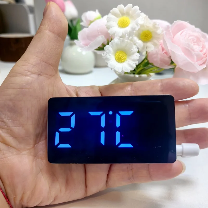 7*4cm Digital Alarm Clock TEMP Date 3 Alarms Power-off Memory Table Clock USB Powered Always On 12/24H Night Mode LED