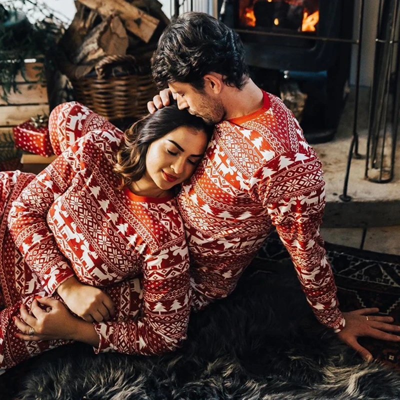 Mommy and Me Clothes 2023 New Christmas Pajamas Set for Family Soft Cute Sleepwear Adults Kids 2 Pieces Suit Xmas Look Outfits 4