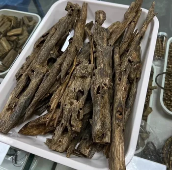 5g Natural Hainan kinan Cambodia Agarwood Worm Leakage Incense Aromatherapy Agarwood Raw Wood Block Free Shipping 2