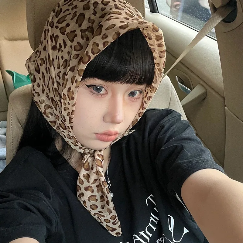 Retro Spice Leopard Headscarf Fashionable Retro Women's High Quality Scarf Elagant Bandana Neck Kerchief Head Bands Perfect Gift 2