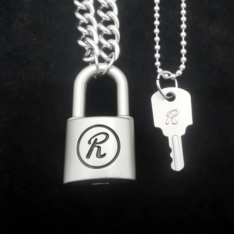 vaultroom key necklace R silver 925（KEY NECKLACE