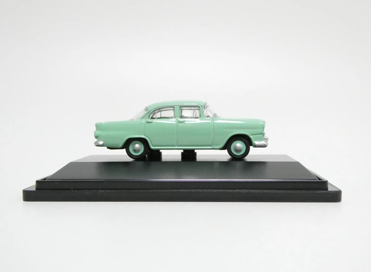 1/87 HO Scale Alloy Car Model 1960 FB Sedan Vintage Car Model Train Scene Miniature Collection Sand Table Landscape  Adult Gift 1 87 ho scale alloy car model chrysler valiant s series car model train scene miniature collection sand table landscape