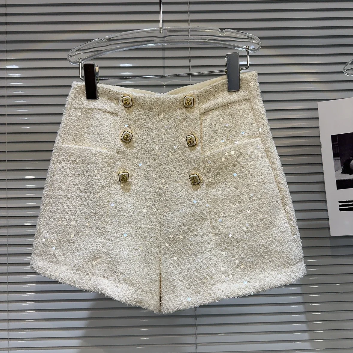 Fall 2023 Winter New Retro Metal Buckle Sequined Tweed Shorts for Women's Black Sequins Woolen Shorts Female Short Pants