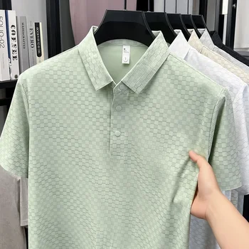 Polo estiva da uomo con colletto, in rete traforata a mini reticolo, elastica e traspirante, ideale per l'ufficio e il pendolarismo quotidiano.