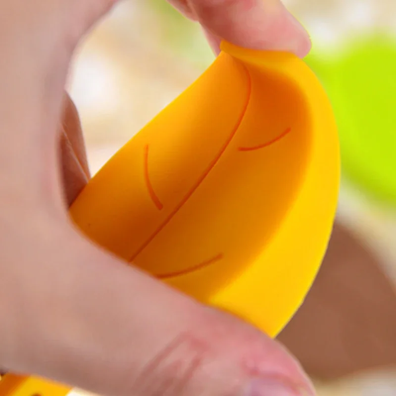 Leaves Shape Silicone Rubber Door Stop Stoppers Door Block Children Anti-Folder Hand Hotel Security Card Hanging door stopper silicone door stopper door stopper bumpers