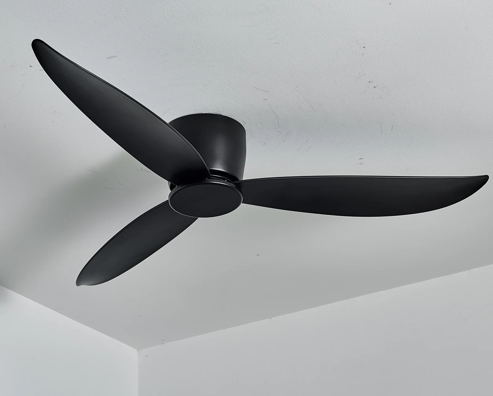 Ventilatore da Soffitto 52 Pollici Senza Luce,6 Velocità,Telecomando,Pale in Legno Massello per Soggiorno e Terrazza | Leroy Merlin