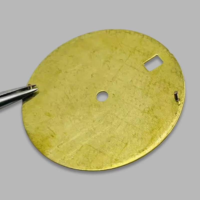 dial texture shine