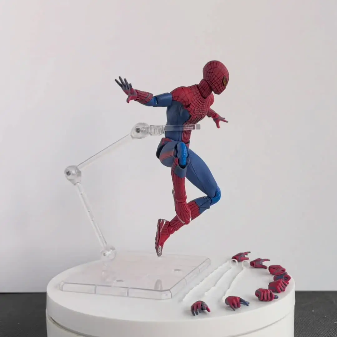 Фигурка Человек-паук Bandai Mafex 001