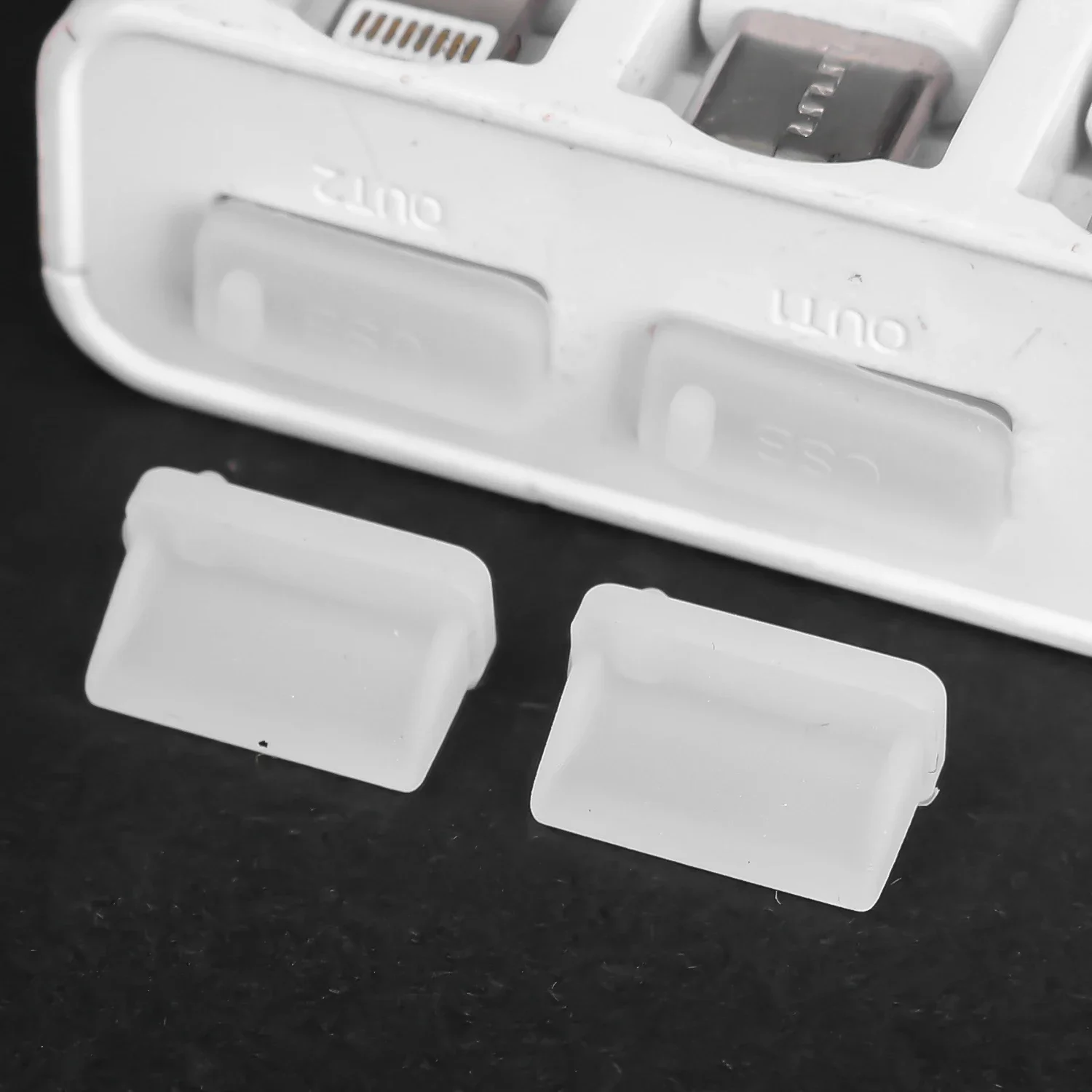 USB Dust Plug Charger Port Cover Cap USB Hole Plug USB Master Dust Cap Silicone Dustproof Protector Tablet PC Notebook Laptop