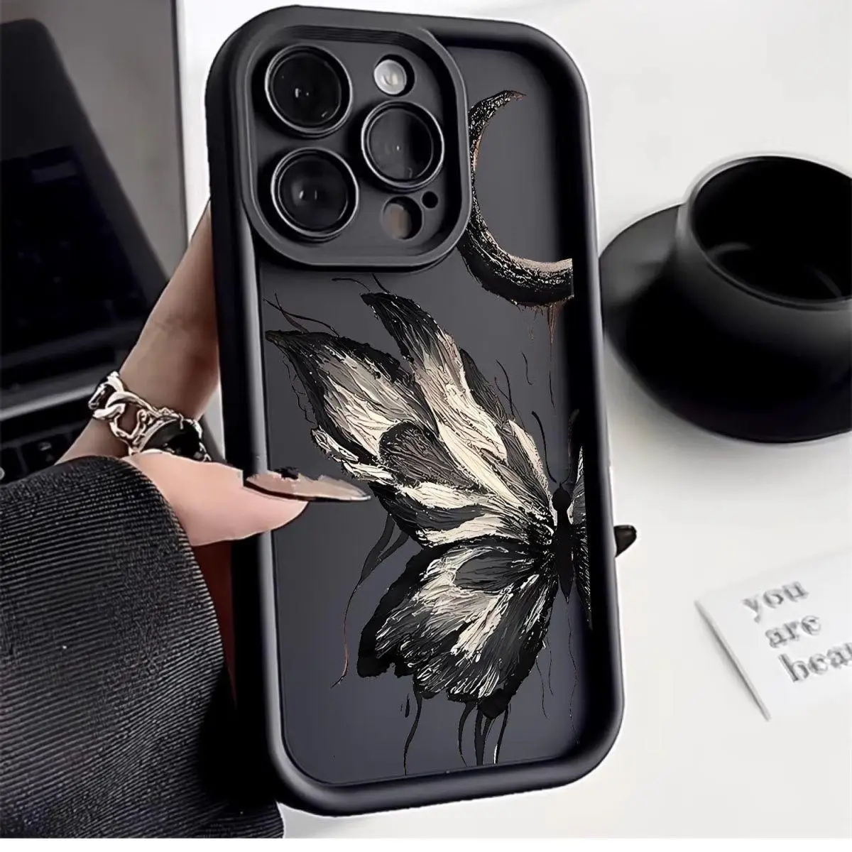 Retro Butterfly Silicone Phone Case - Stylish and Durable Cover