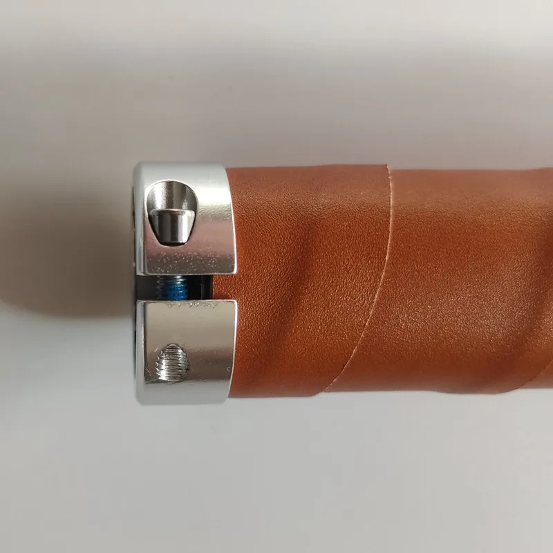 Poignées De Guidon VTT En Cuir Synthétique Marron - Ergonomiques, Antidérapantes, Cousues Main, Universelles (paire De 2)
