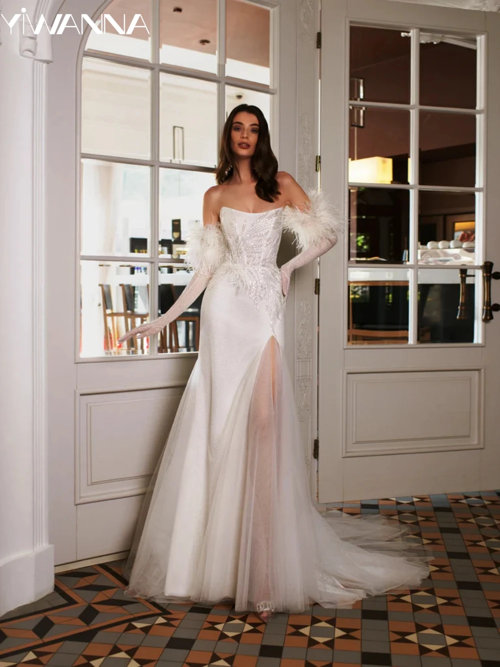 

Sexy Strapless Backless Wedding Dress Sparkly Sequins Bride Robe Graceful Tulle Feathers Long Bridal Gown Robe De Mariée