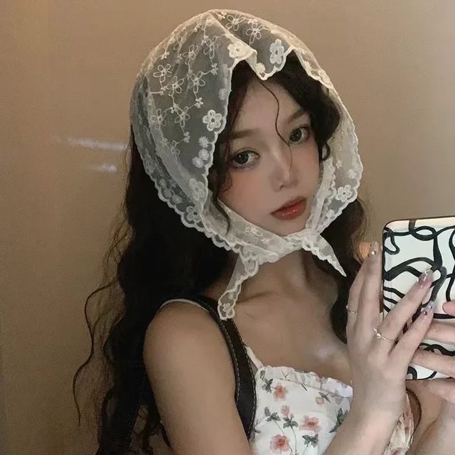 Foulard enveloppant de tête en dentelle florale rétro, foulard de cou triangulaire brodé pour femmes, accessoire Bandana de cheveux pour photographie de voyage Vintage 1