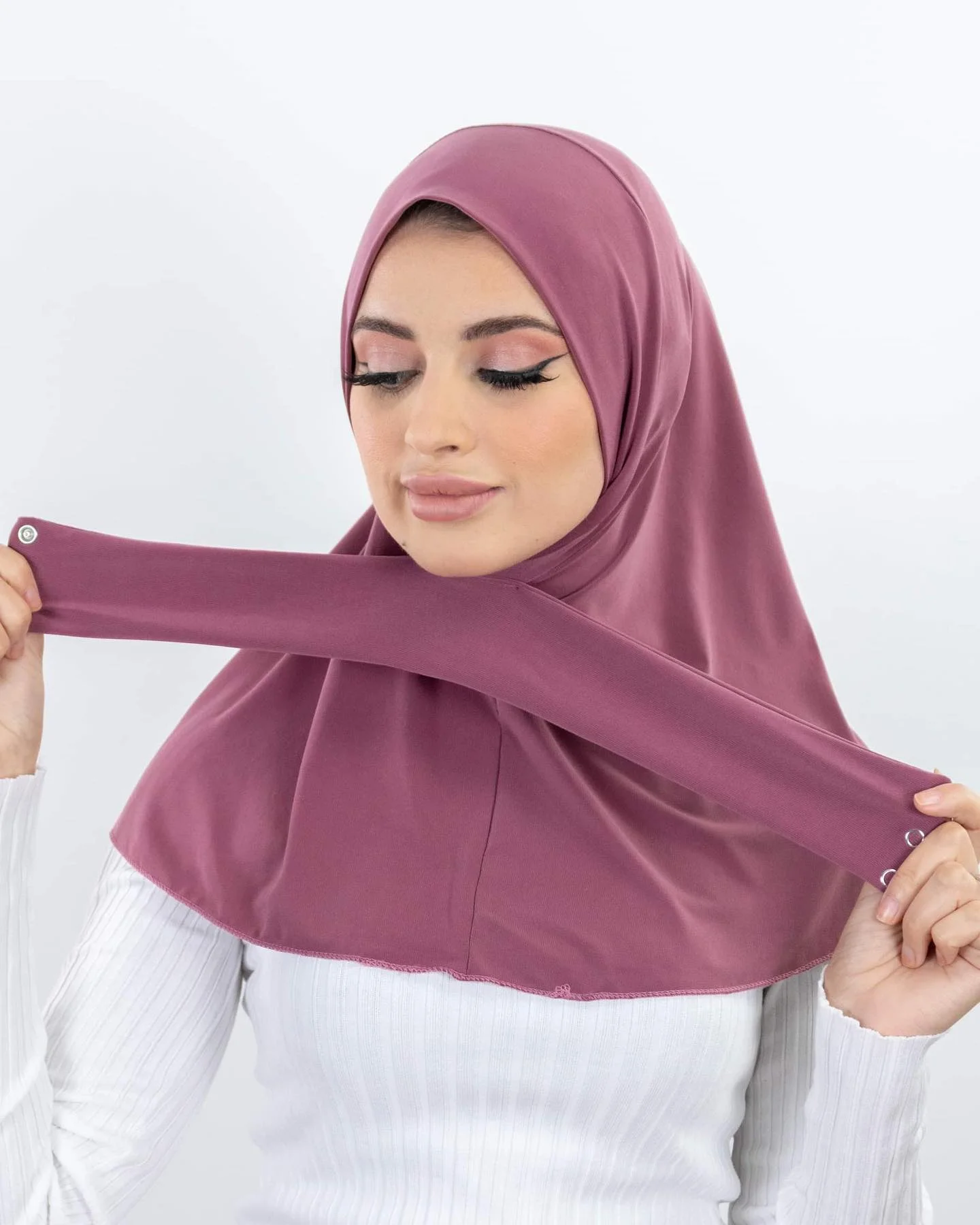 Ready-to-wear full cover instant inner hijab high-quality jersey scarf with back buttons for Muslim women turban hats.