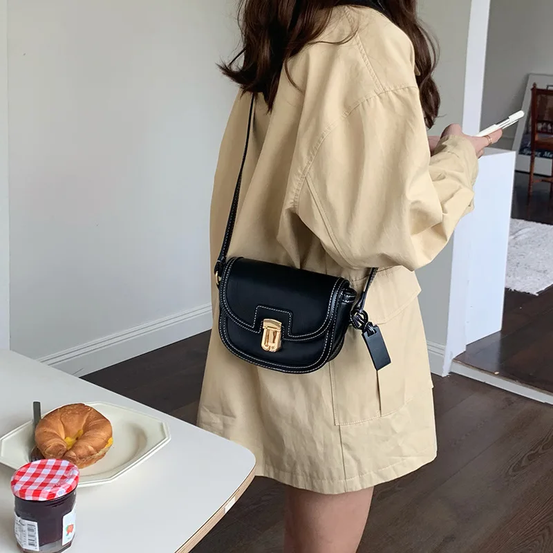 حقيبة سرج كروس بكتف واحد من القماش بتصميم صغير جدي...