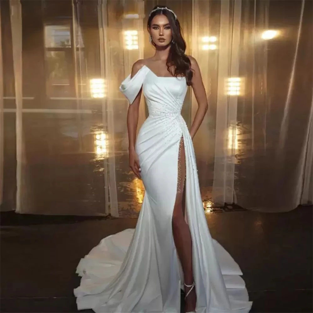 

Soft Satin White Mermaid Wedding Dresses 2023 Thigh High Slits Bridal Gown One Shoulder Pearls Garden Robe de soiree de marige