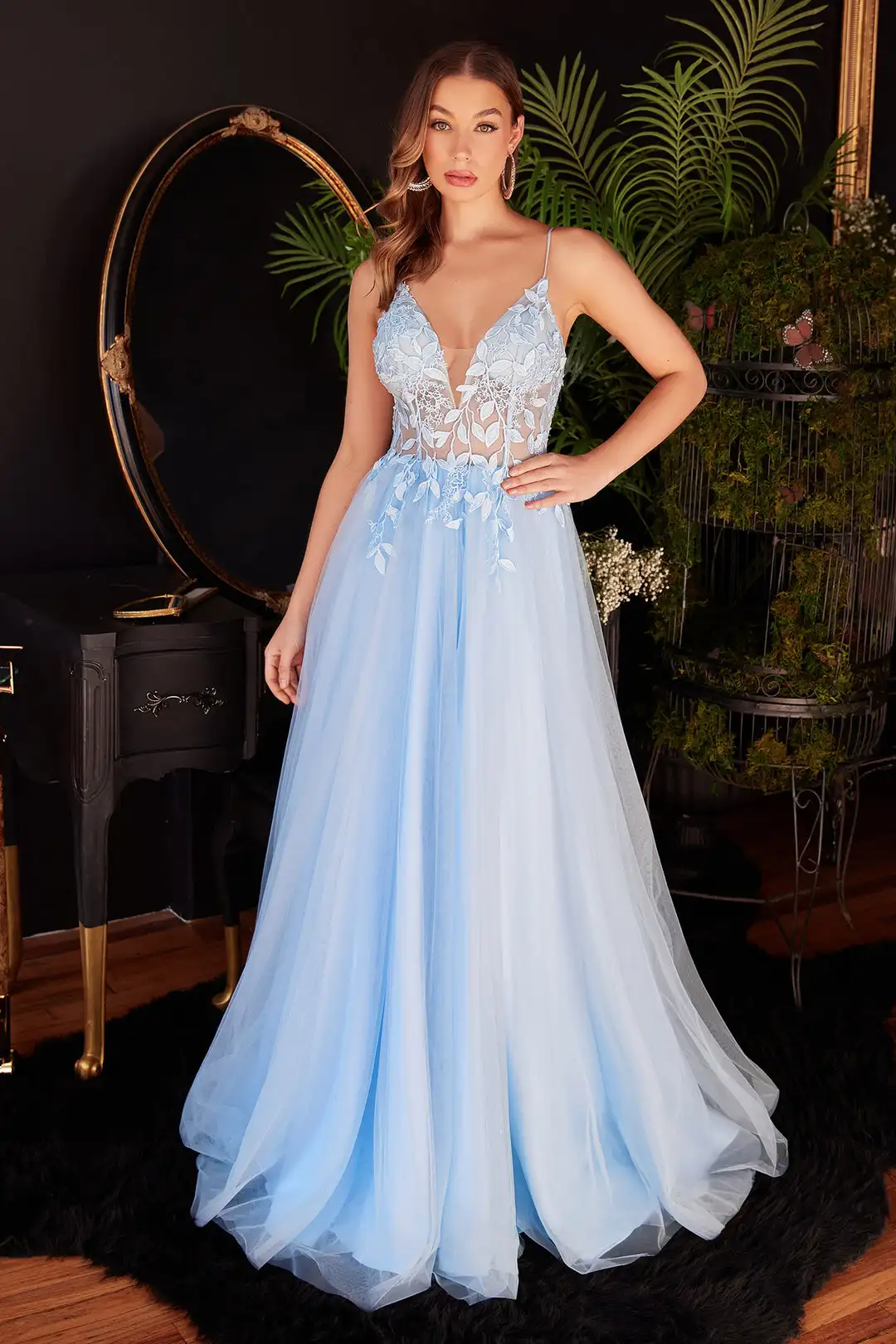 

Classic Prom Dress Appliques Illusion Lacec Up Deep V-Neck Spaghetti Straps Backless Vestidos Robes De Soirée Personalised