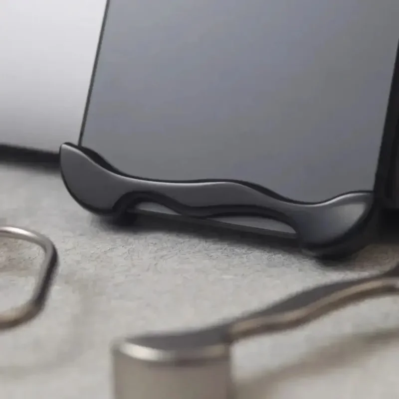 Titanium Shockproof Phone Case with Aluminum Alloy Corner Pads and Lens Protection