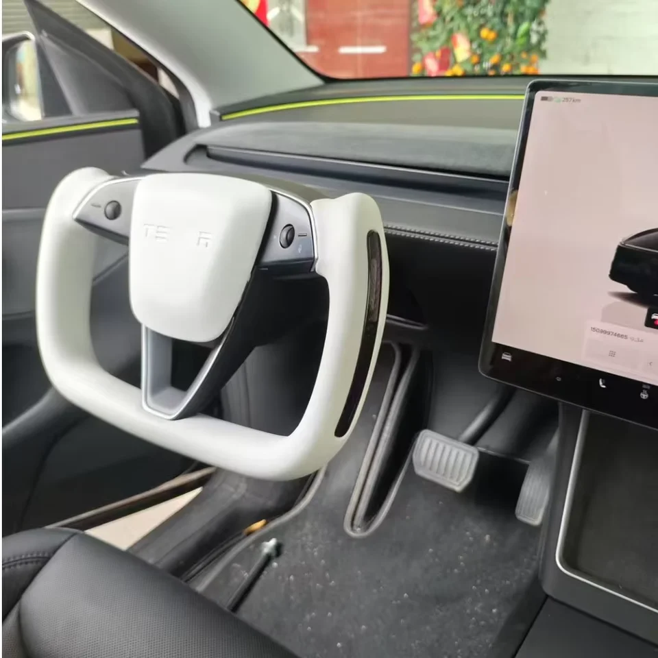 テスラ モデルY ジュニパー 2025+ 350/377mm ヨークハンドル