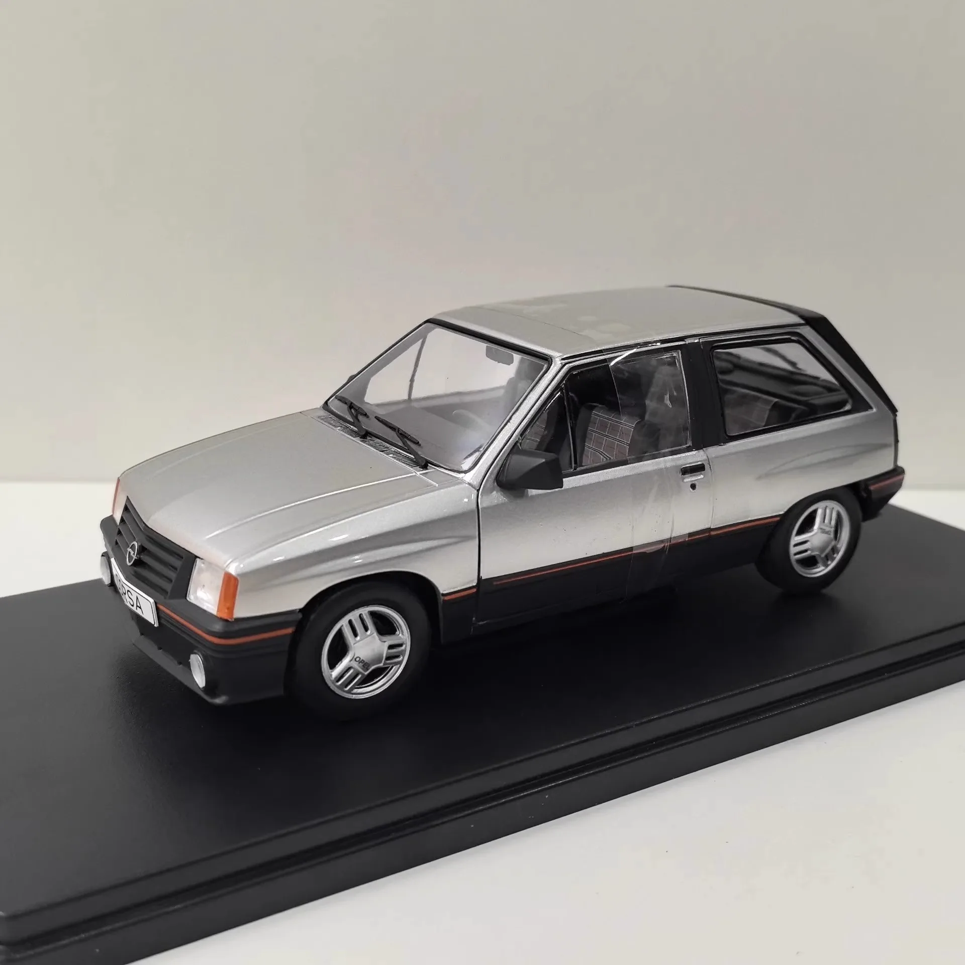 WHITEBOX 1/24 Scale OPEL CORSA A SR Alloy Car Model