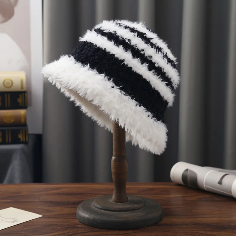 Nuova versione coreana con pannelli a righe in maglia da donna Autunno e inverno caldo berretto di protezione per le orecchie moda morbido peluche pescatore_voghion.com