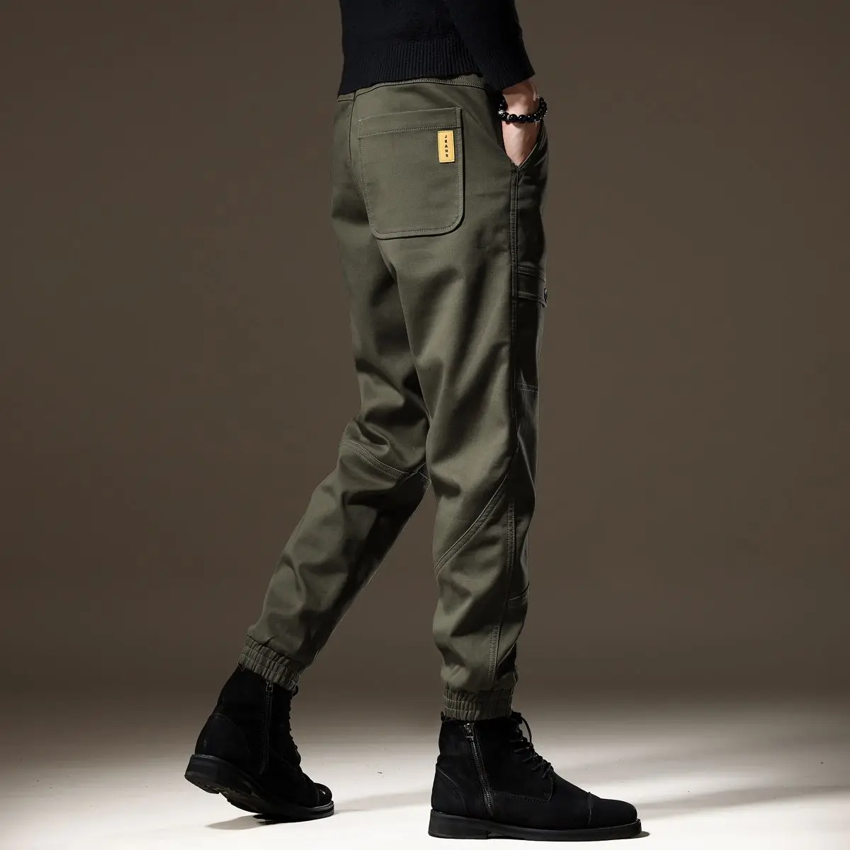 thumbnail image 1 of Pantalones cargo estilo harén de calle para hombre, pantalones emo multibolsillos a la moda para hombre, pantalones holgados Y2k nuevos de nailon para senderismo, pantalones harén de camuflaje azul ma, 1 of 5