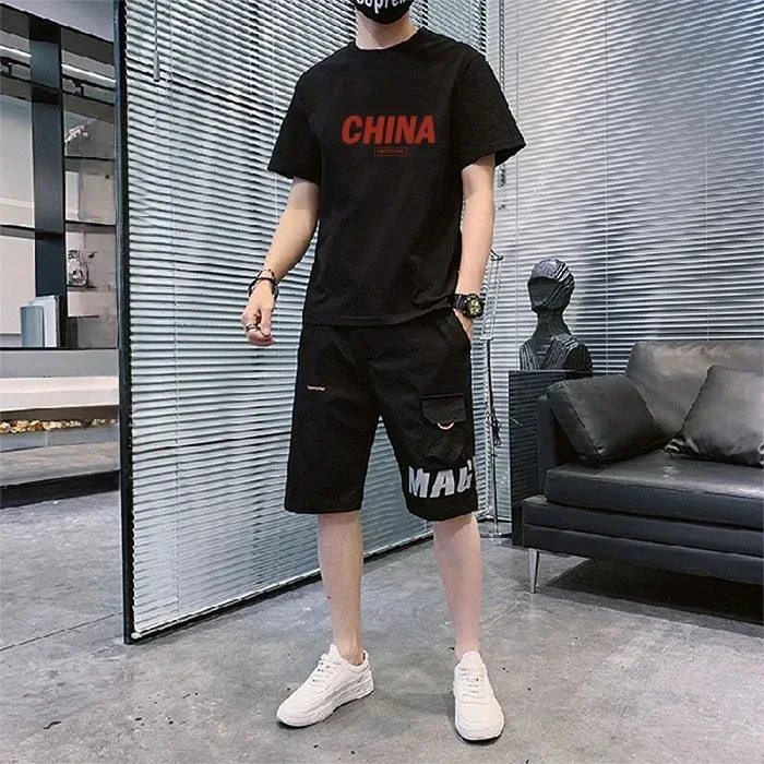 thumbnail image 1 of Conjunto de pantalones cortos para hombre, de algodón con letras negras, elegante y moderno, de dos piezas, conjunto de camiseta y pantalones cortos para hombre, estilo coreano 2024, ropa 2025, noveda, 1 of 5