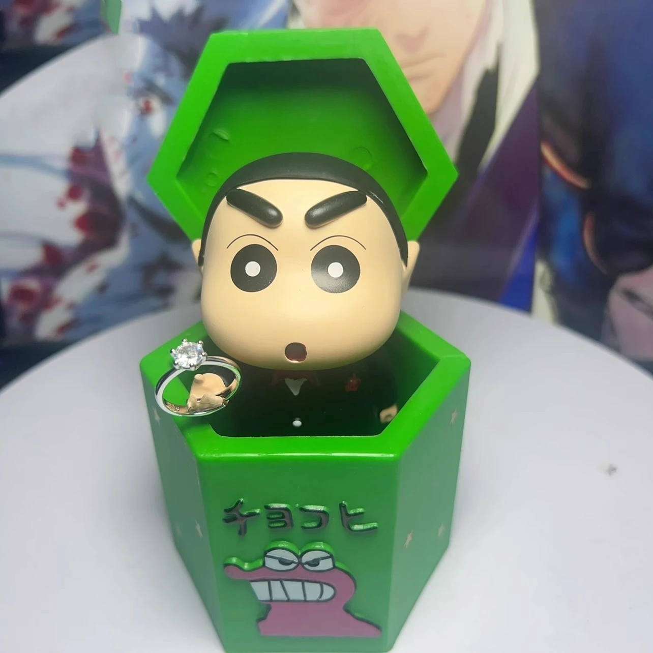 

Dynamic Light Waves Crayon Shin-Chan Novice Proposal Figure Birthday Statue Proposal Artifact Animation Valentine'S Day Gift