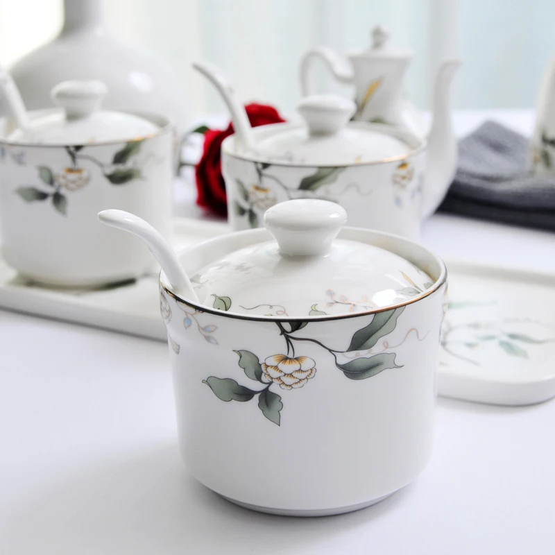 

Bone china seasoning pot, ceramic single Chinese kitchen appliance with lid spoon, seasoning bottle, pot, salt pot, pepper pot