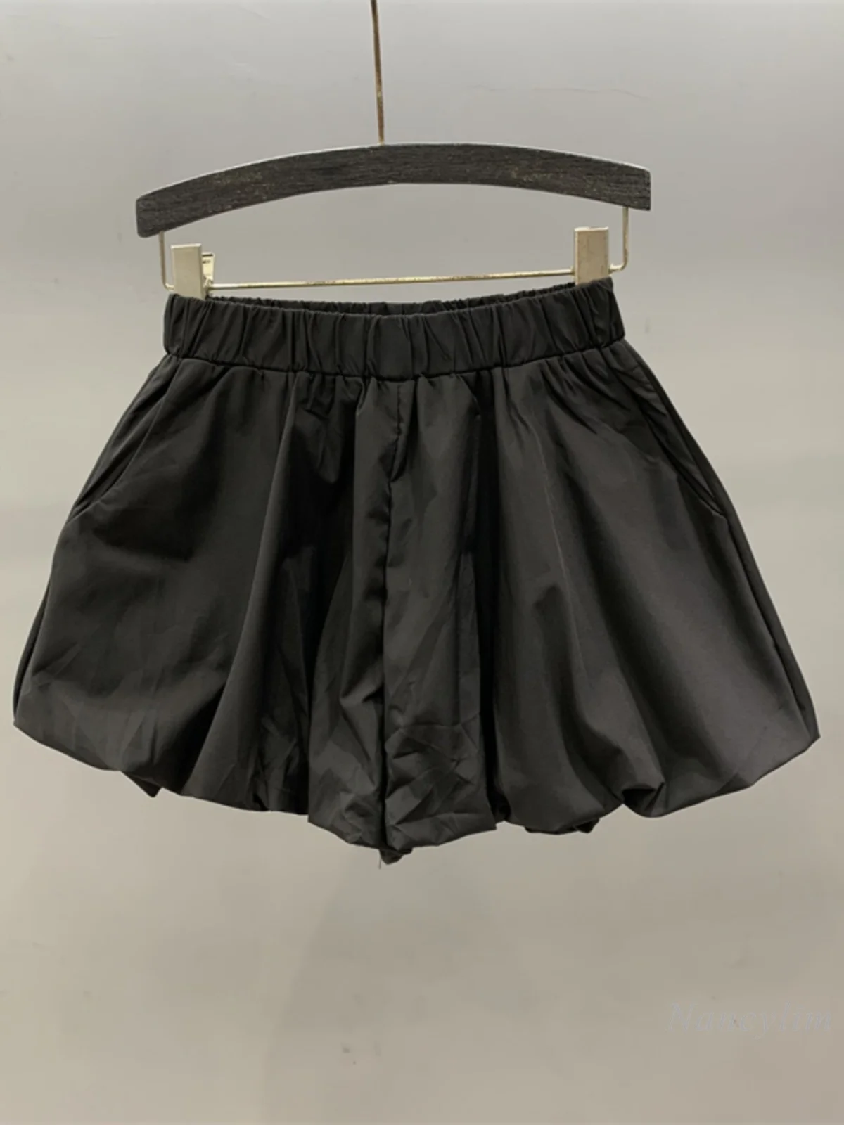 White Cloud Casual Shorts Pettiskirt Women's 2024 Summer Thin Loose Bud Lantern Hot Pants Street Shorts White Black