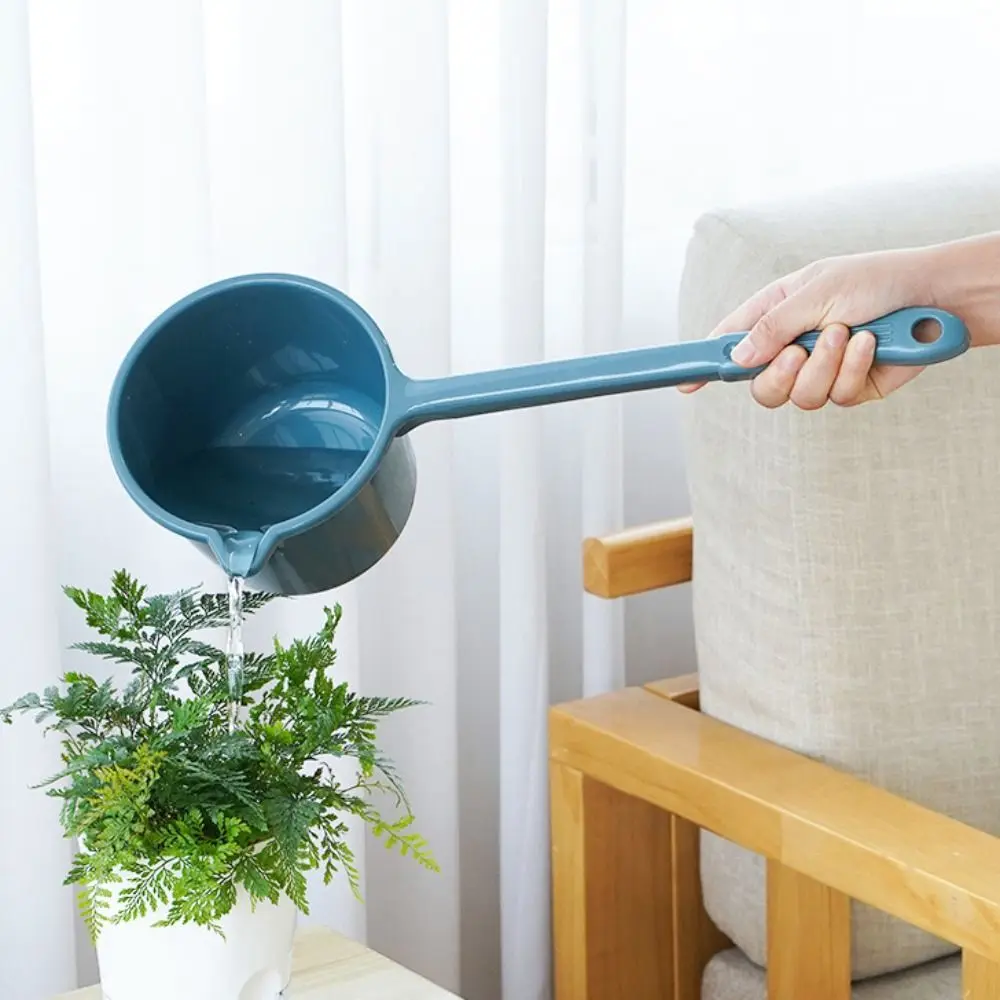 Thickened Long Handle Water Scoops Deepened Non-slip Handle Kitchen Water Spoon Plastic Washing Ladle Watering Flower