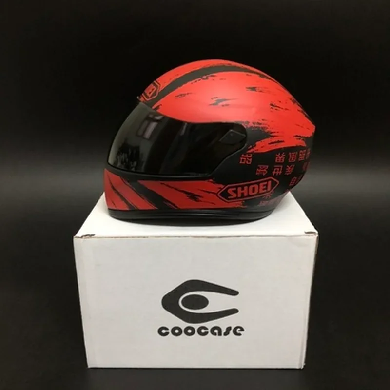 Adorno de exhibición de regalo para amigo, casco, oso, muñeca de peluche, motocicleta, vehículo eléctrico, adorno