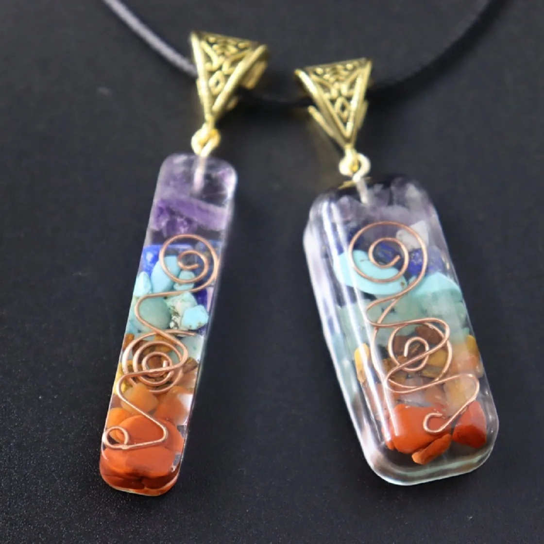 

Hot selling natural colorful gravel necklace, geometric resin wrapped, Handmade Natural Stone Pendant