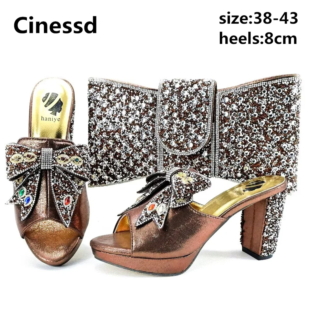 

Autumn Winter High Quality New Arrivals Italian Design Shoes and Bag Set in Coffee Color with Appliques for Dress