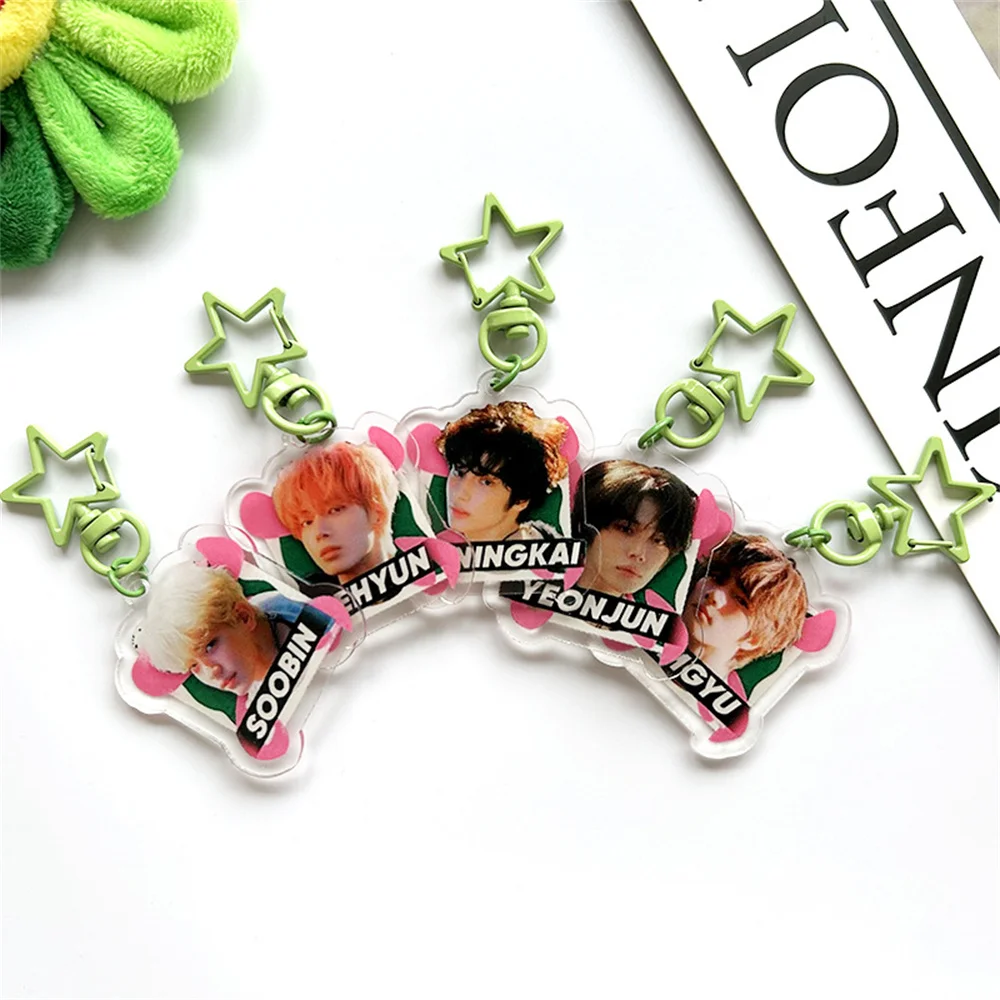 

Kpop Star Hook Keychain Acrylic Double-Sided Star Print Bag Pendant SOOBIN YEONJUN BEOMGYU HUENINGKAI Gift Fans Collection