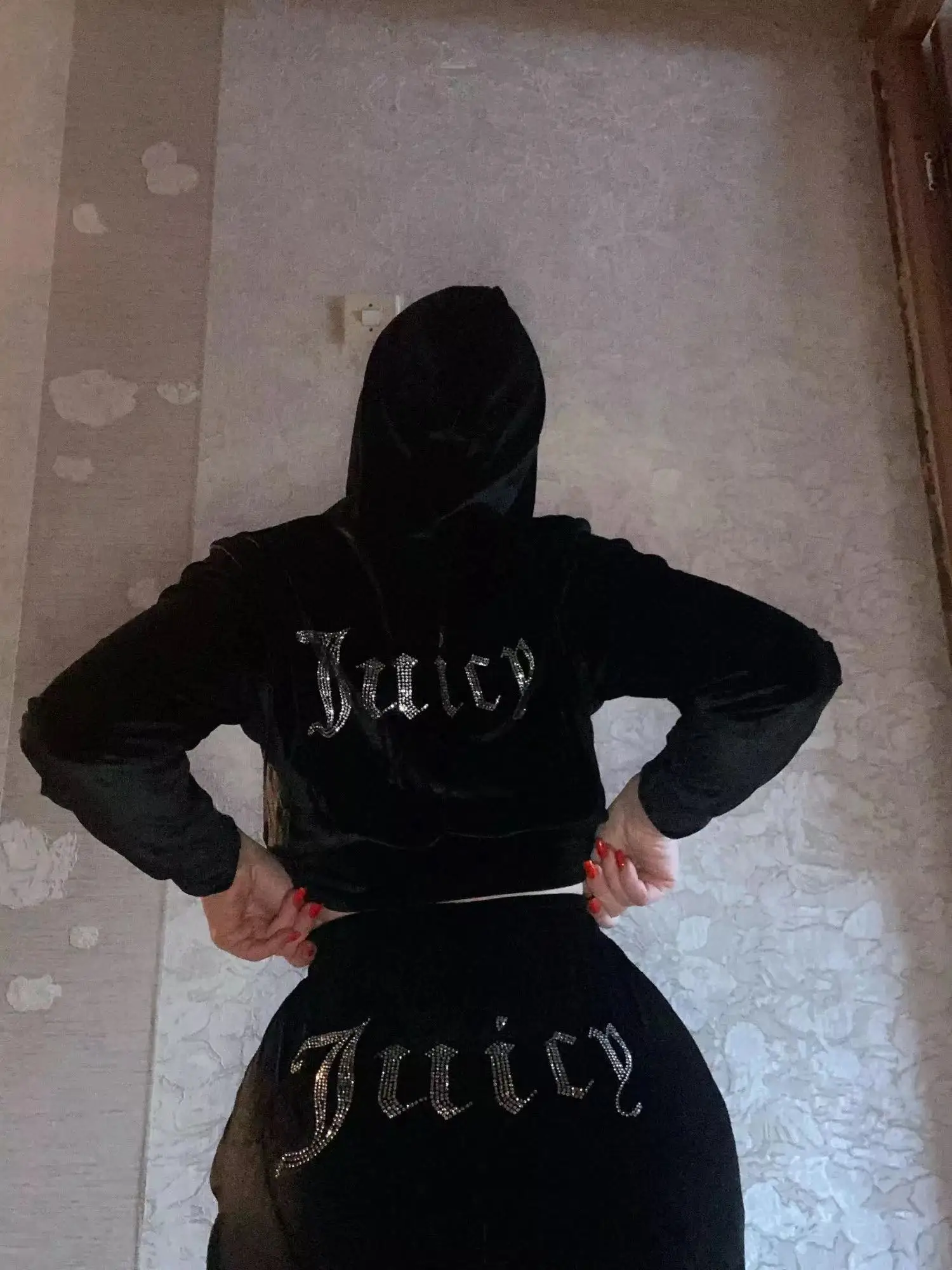 Рисунок 6 - Женский тренировочный костюм Y2k