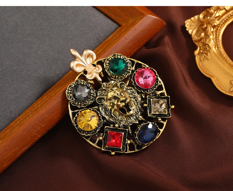 ルーシークリボン　アニマルマジック　No.24／150 直筆サイン入り Exaggerated Vintage Colorful Crystal Lion Brooch Pin For