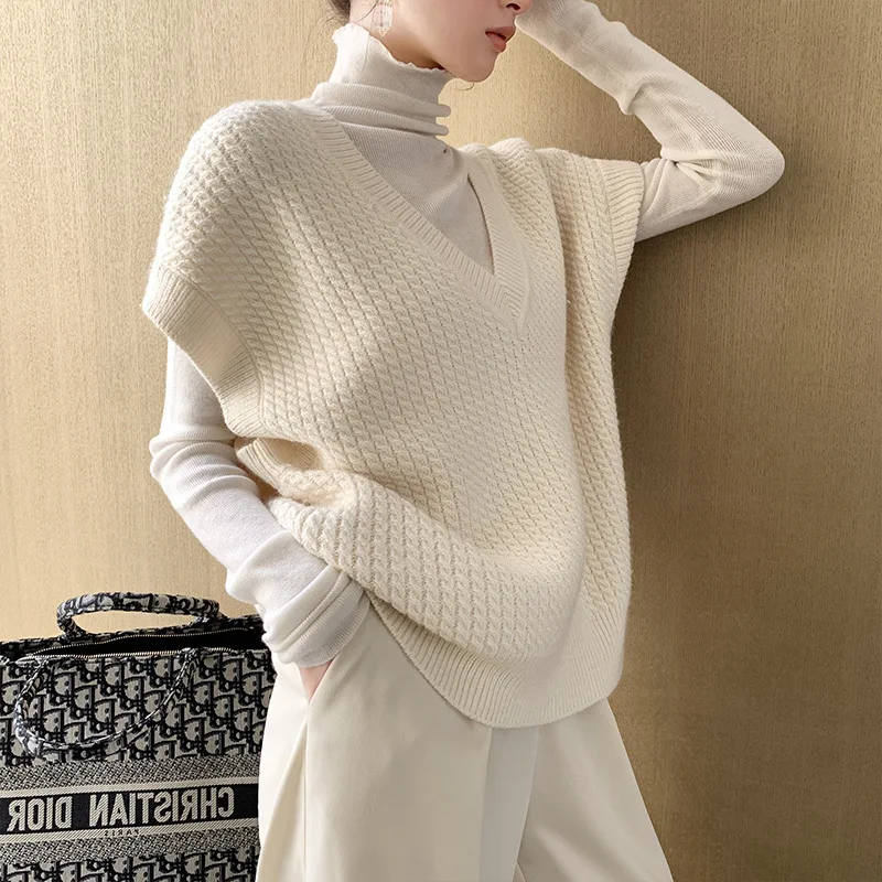 

2023 New Winter Autumn Women Sweaters Pullovers Korean Style Sleeveless Vest Waistcoat Vintage Oversize Wild Knitwear Tops White