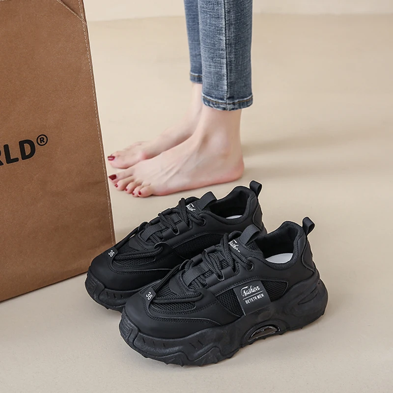 

Женские кроссовки на платформе, теннисные туфли на толстой подошве, повседневные сетчатые кроссовки черного цвета с резиновой шнуровкой, L, 2023