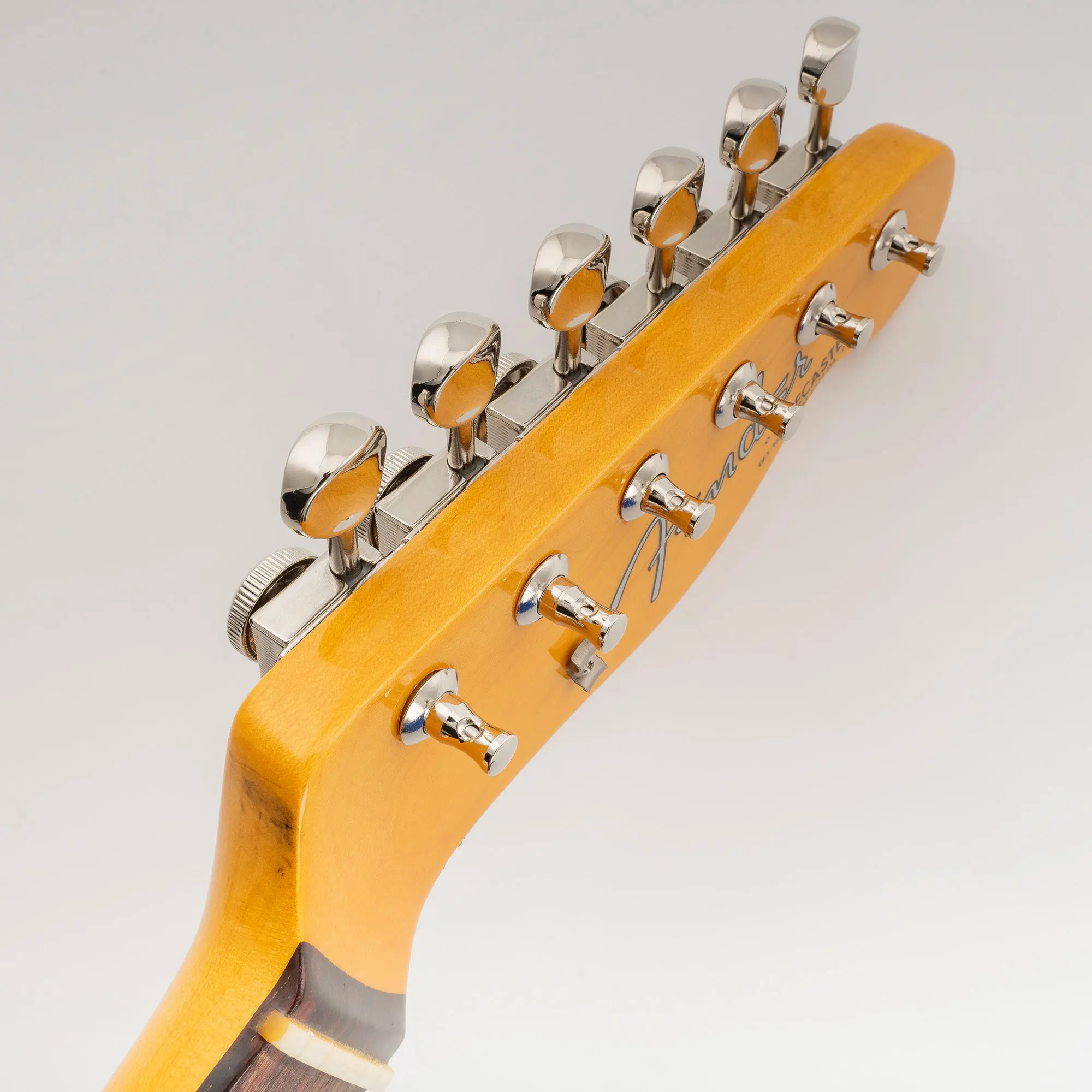 Musiclily Ultra R18T 6-in-Line 18:1 Übersetzungsverhältnis Halbgeschlossene Vintage Hybrid Staggered Locking Mechaniken für Fender SQ ST TL – Detail 19