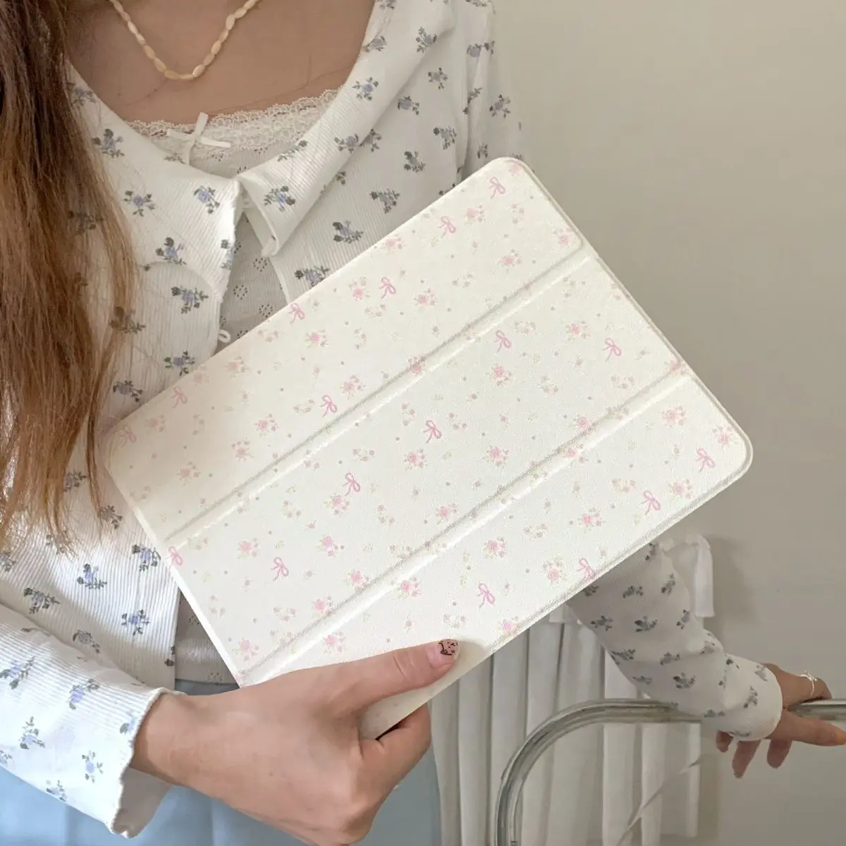 Premium Protective Tablet Case - Versatile and Stylish Cover